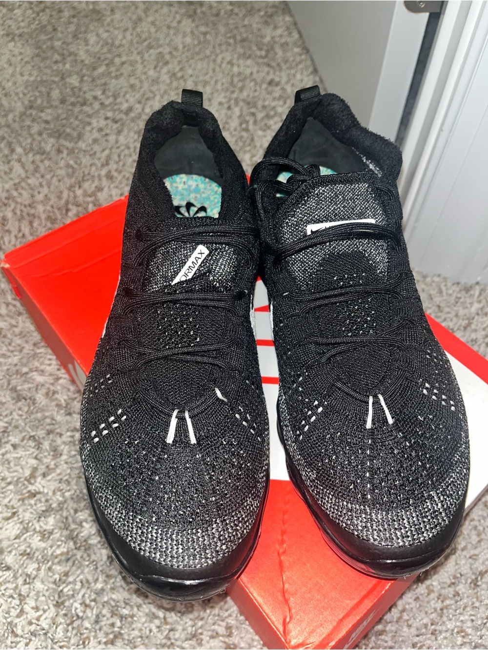 Nike Black/White AIR VaporMax Flyknit Sneakers - Picture 4 of 6